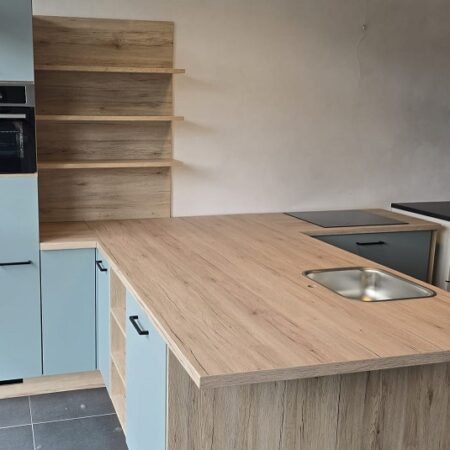 NIEUWE Hoekkeuken met Schiereiland / OUTLET PRIJS K/1018