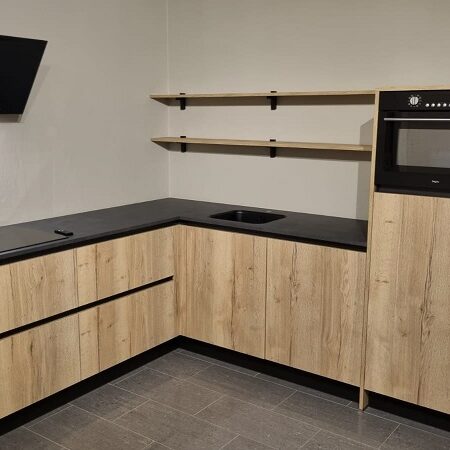 NIEUWE Hoekkeuken in "Wild Ruw Eiken" Decor / Inclusief Apparaten K/1117