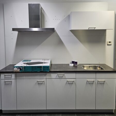 NIEUWE Luxe “PANTRY” Duitse Keuken ca. 230 cm / EXTRA EXTRA Korting K/981