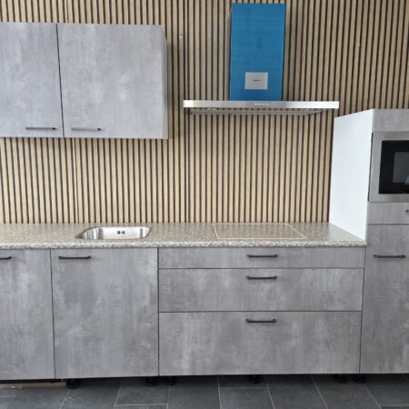 Q-Line ARTEGO Showroomkeuken “BETONLOOK GRIJS” 300 cm / Inclusief APPARATUUR K/1163